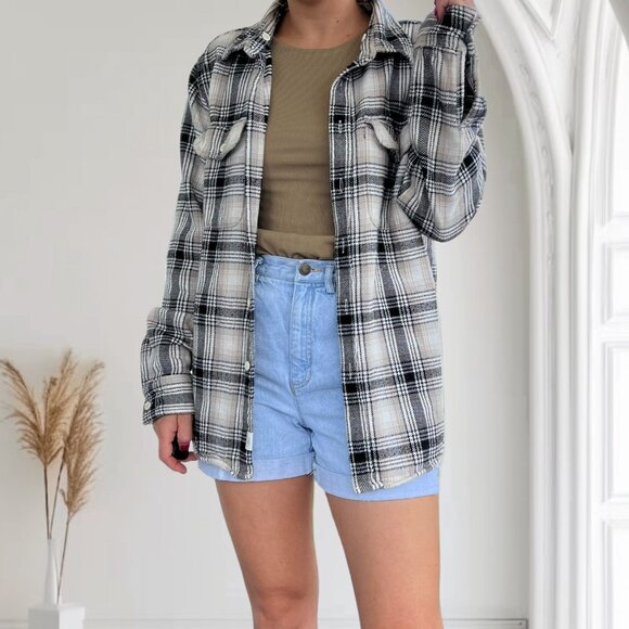 American Eagle Outfitters Jackets & Blazers - American Eagle Plaid Oversized Cotton Flannel Shacket Women's Size Small